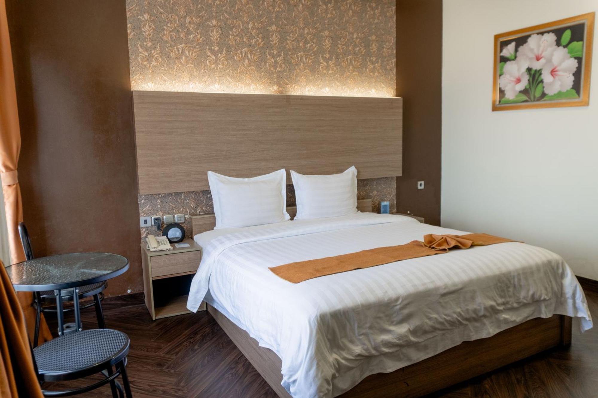Muara Hotel And Mall Ternate Buitenkant foto